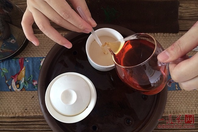 黑茶和牛奶能一起泡吗 简述黑茶的调饮